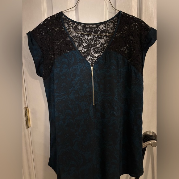 Express Blouse - Picture 1 of 3